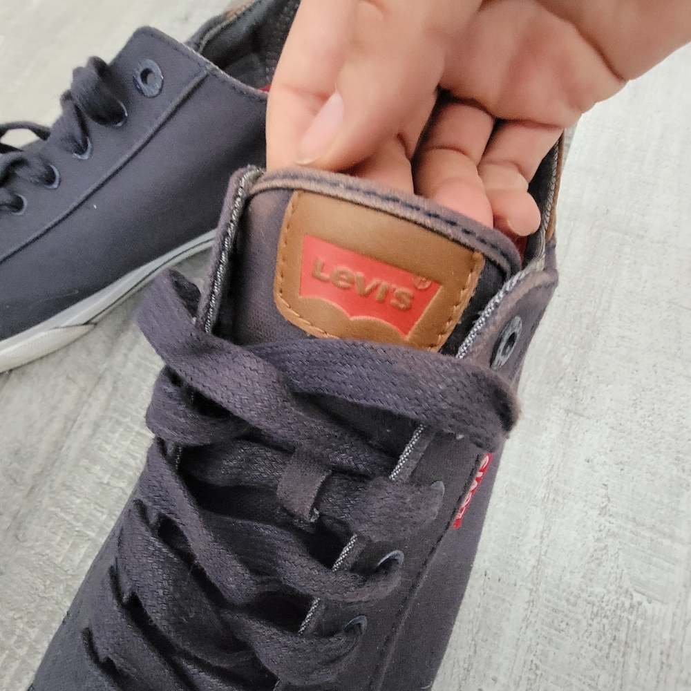 Levi's sneakers 3 for $30- Add to bundle